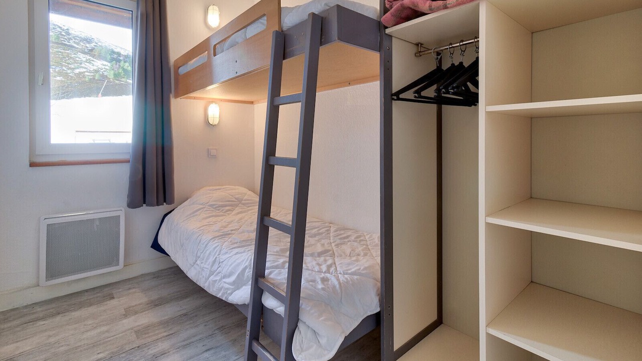 Photo of Bedroom in Genos