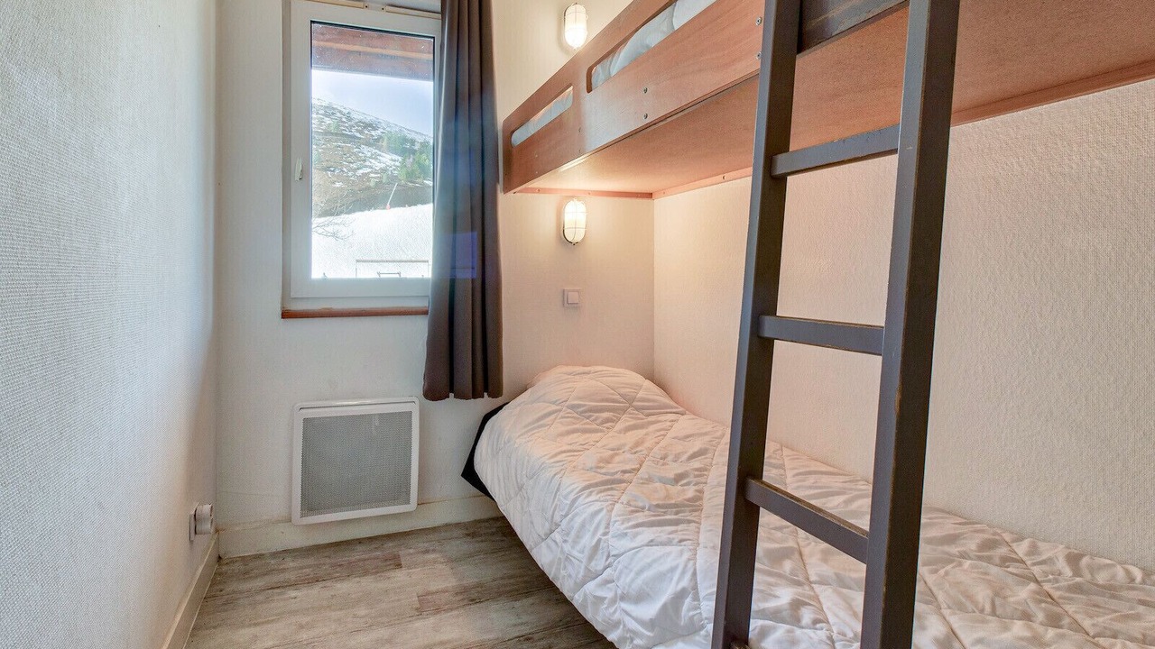 Photo of Bedroom in Genos