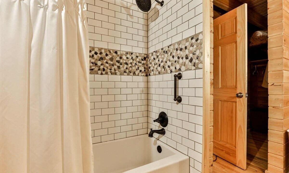 Photo of Bathroom in Ellijay
