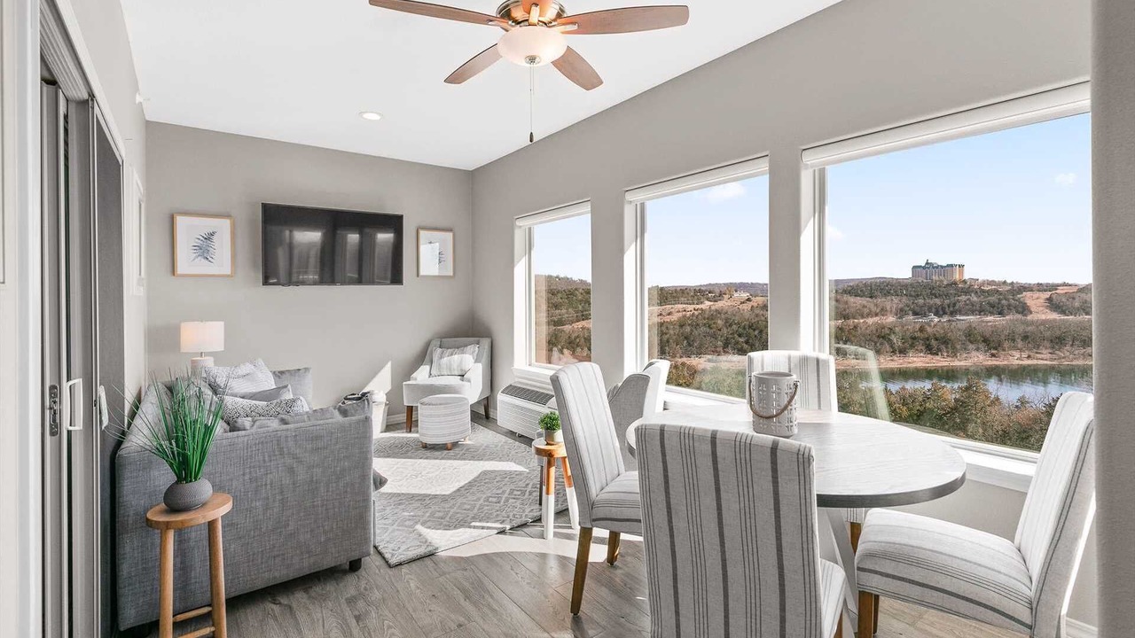 Photo of Livingroom in Table Rock