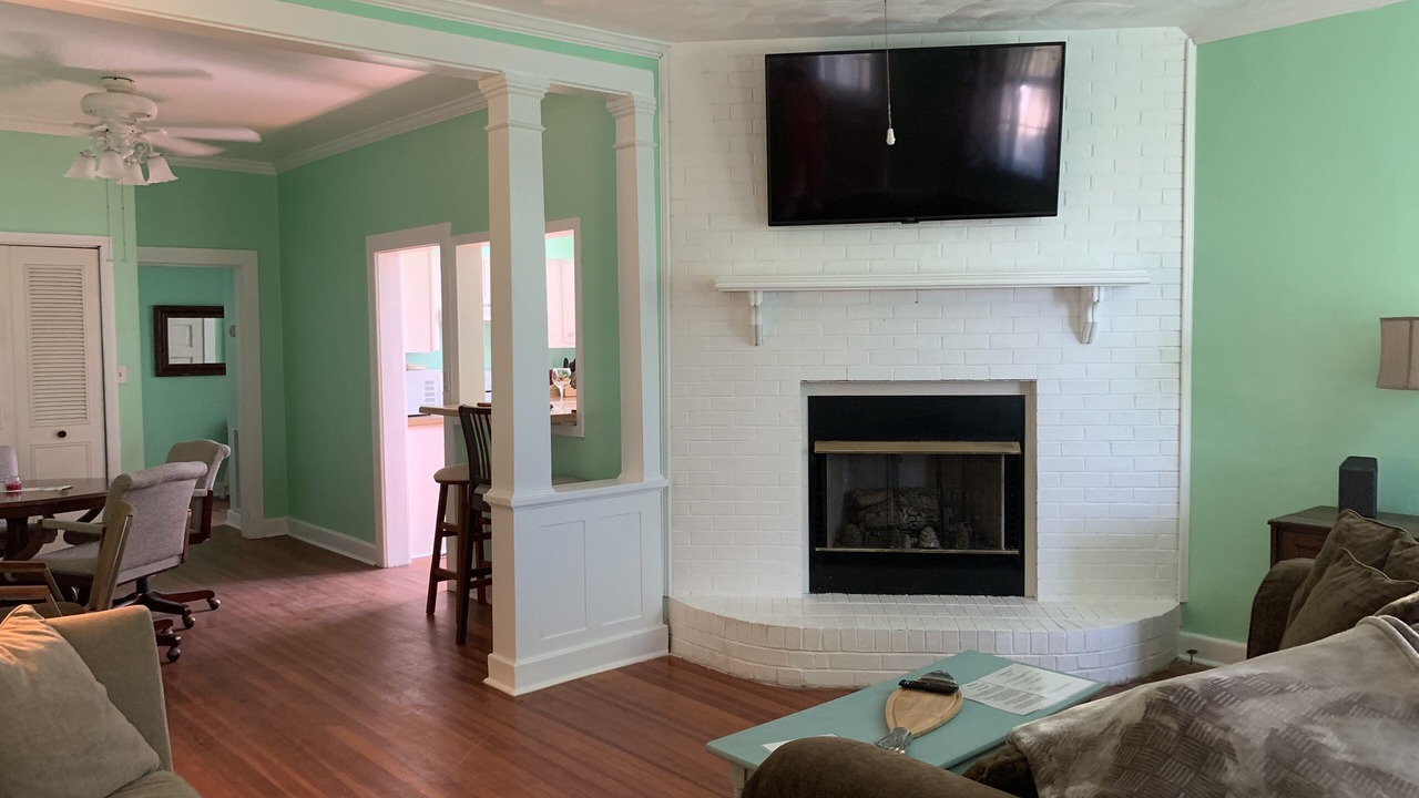 Photo of Livingroom in Willoughby Spit