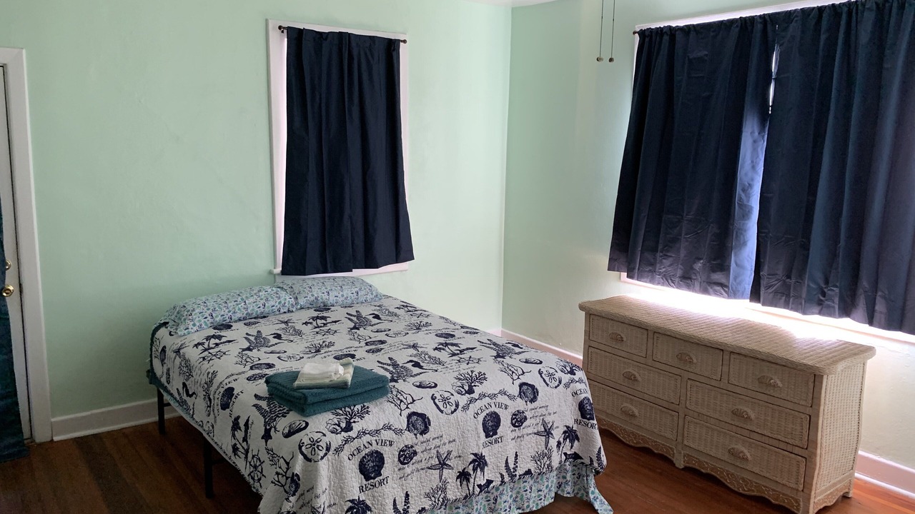 Photo of Bedroom in Willoughby Spit