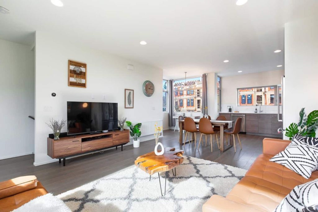 Photo of Livingroom in Old Ballard