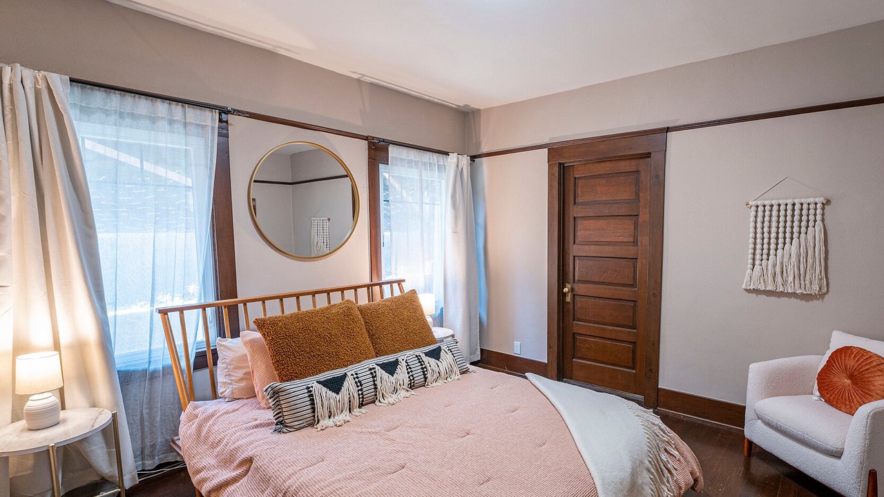 Photo of Bedroom in Hollywood Heights