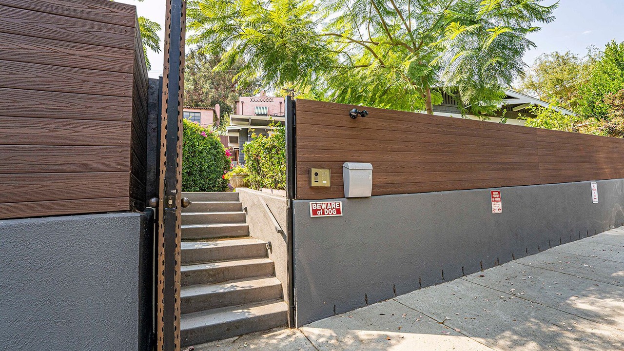 Photo of Outdoor in Hollywood Heights