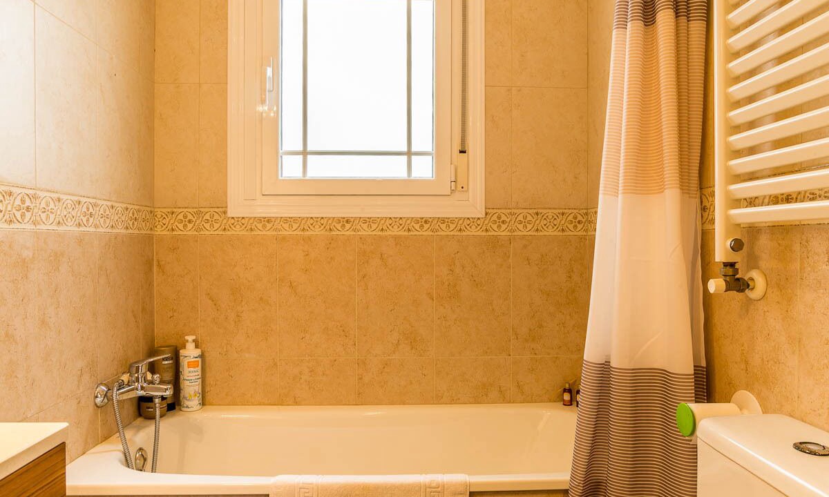 Photo of Bathroom in Los Montesinos