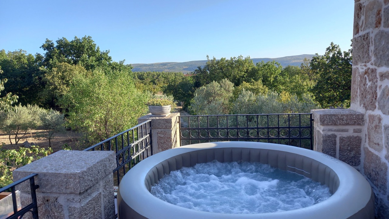 Photo of Outdoor in Seline