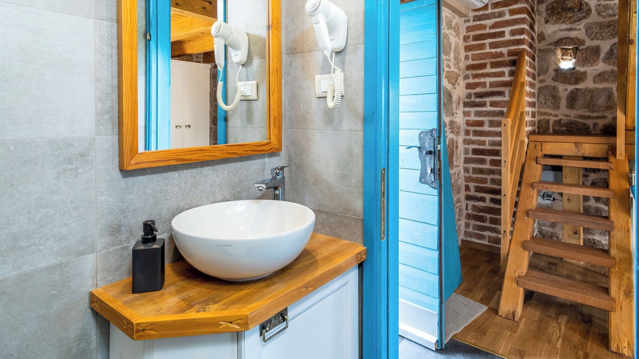 Photo of Bathroom in Seline