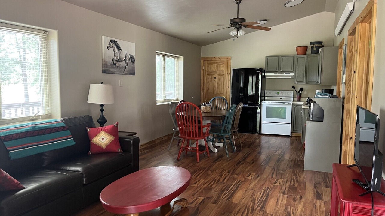 Photo of Livingroom in Custer