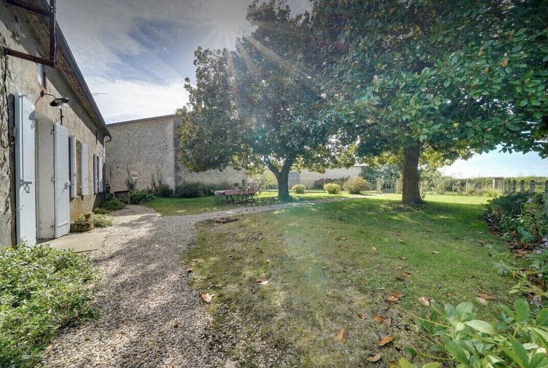 Photo of Outdoor in Doulezon