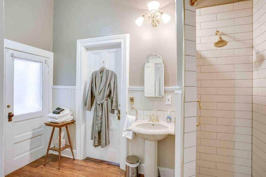 Photo of Bathroom in Silverton