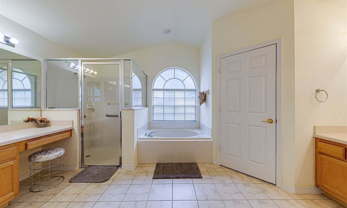Photo of Bathroom in Orange Tree