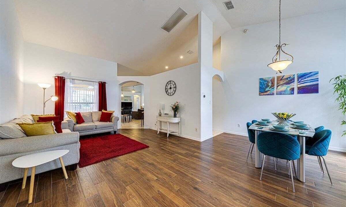Photo of Livingroom in Orange Tree