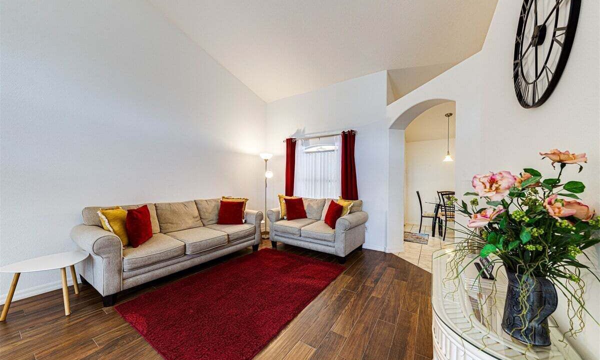 Photo of Livingroom in Orange Tree