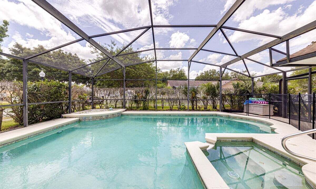 Photo of Outdoor in Orange Tree