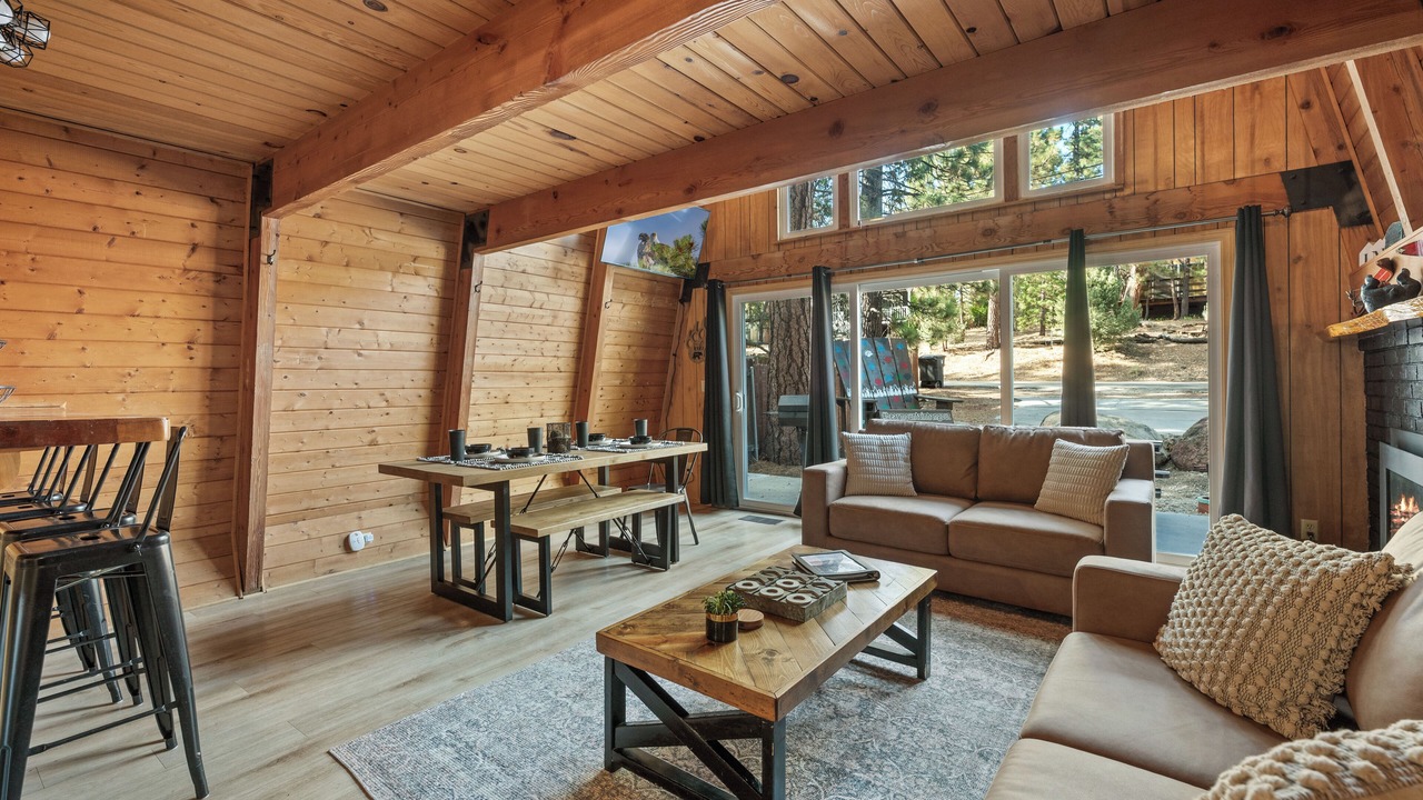 Photo of Livingroom in Big Bear City