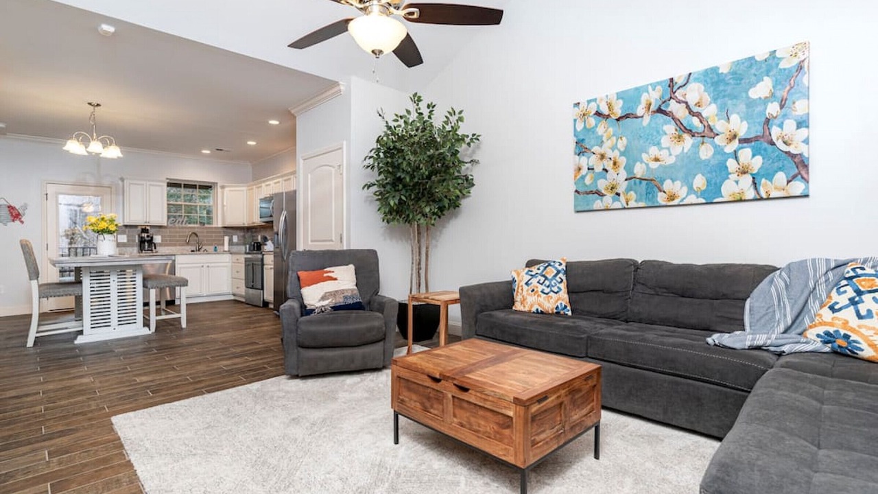 Photo of Livingroom in Townsend