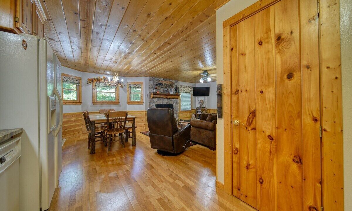 Photo of Livingroom in Blairsville