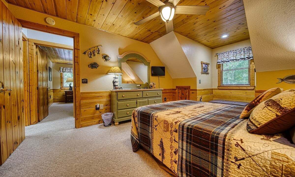 Photo of Bedroom in Blairsville
