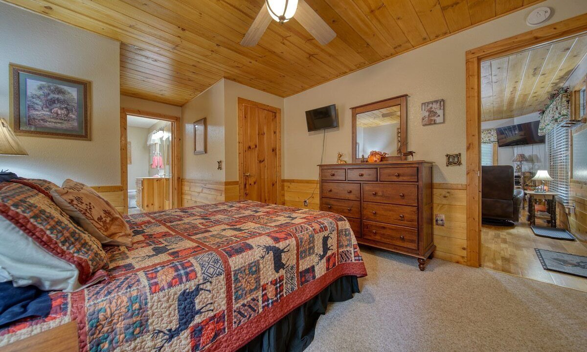 Photo of Bedroom in Blairsville