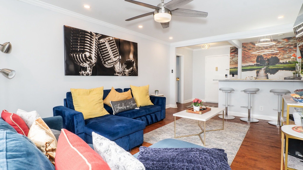 Photo of Livingroom in Peachtree Center