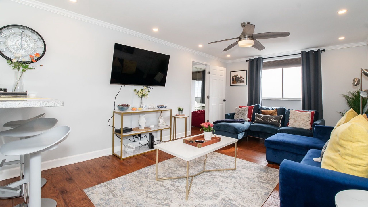 Photo of Livingroom in Peachtree Center