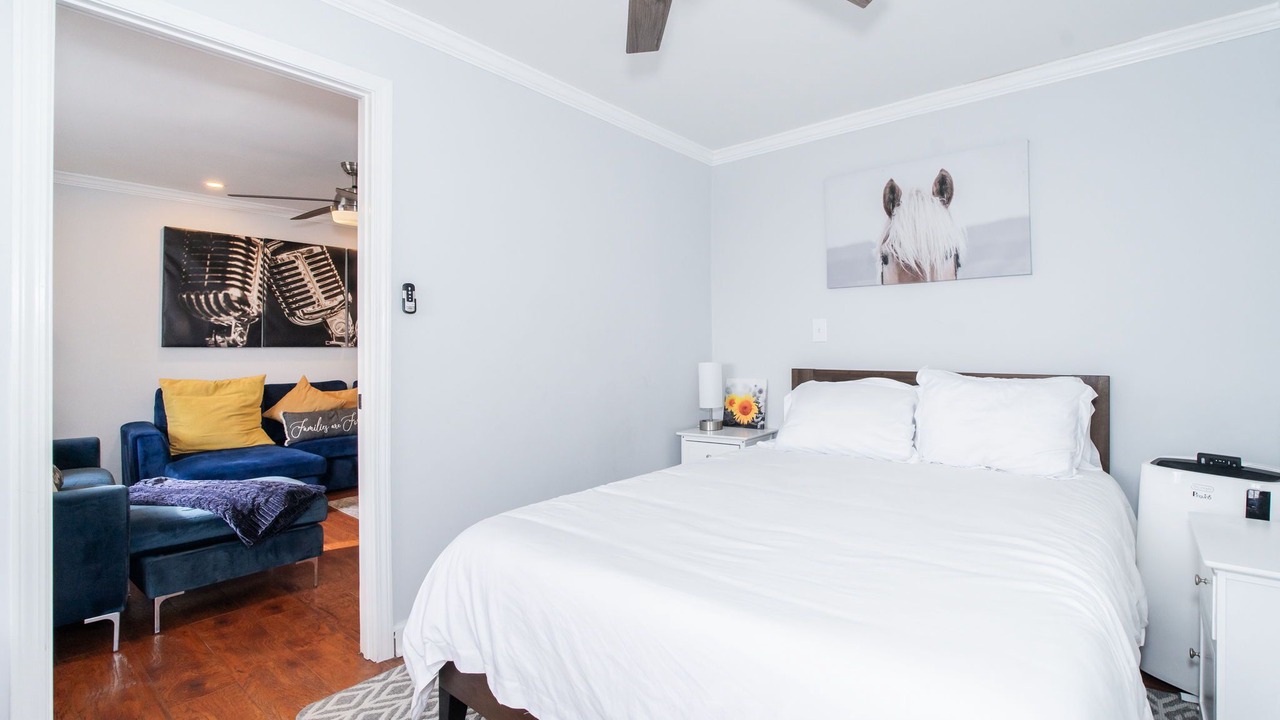 Photo of Bedroom in Peachtree Center