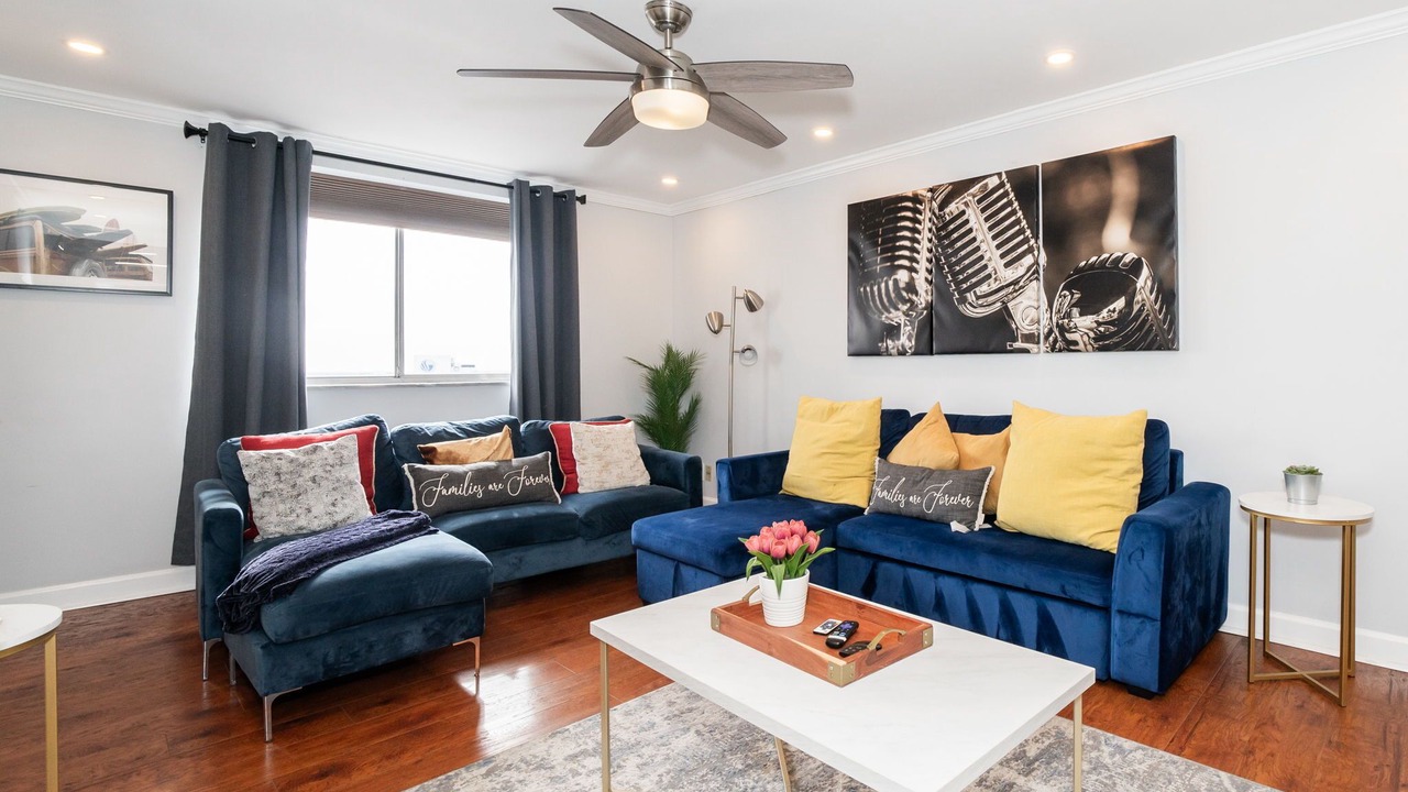 Photo of Livingroom in Peachtree Center