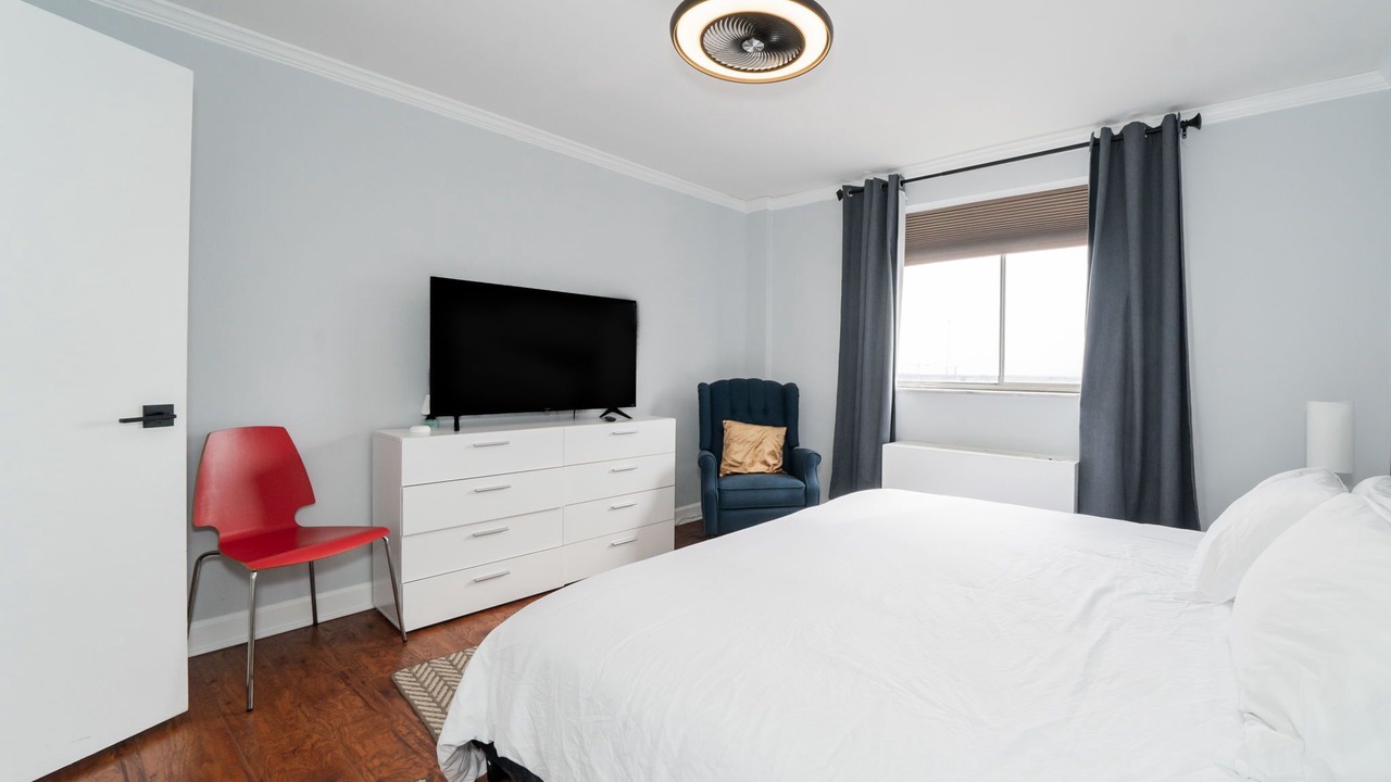 Photo of Bedroom in Peachtree Center