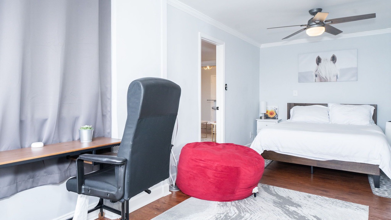 Photo of Bedroom in Peachtree Center