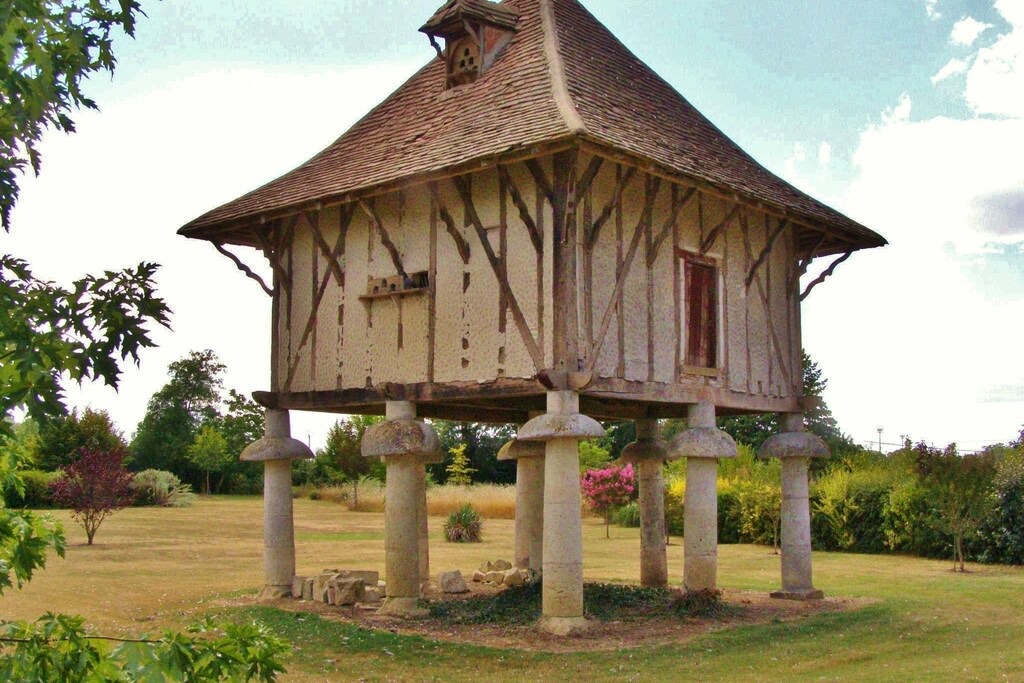 Photo of Buildings in La Croix-Blanche