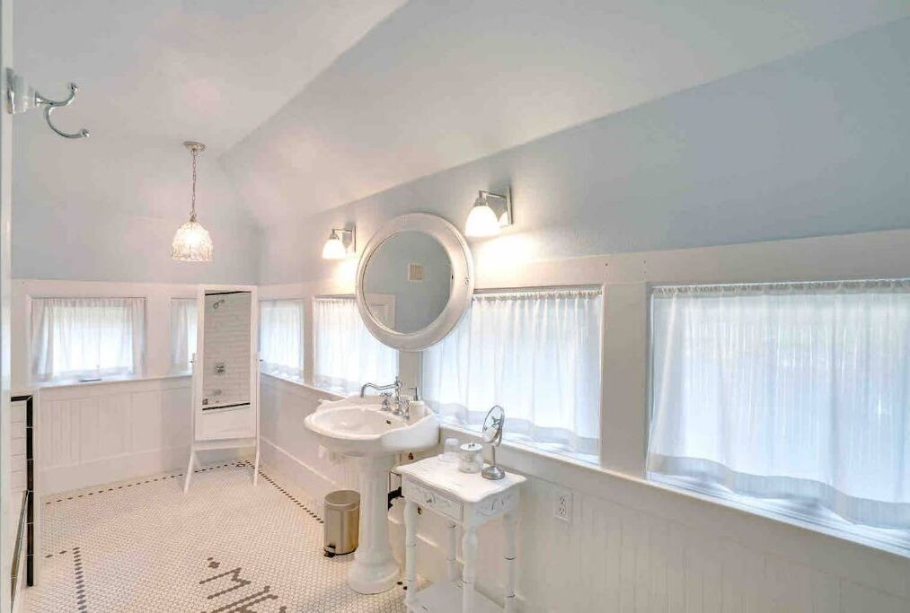 Photo of Bathroom in Silverton