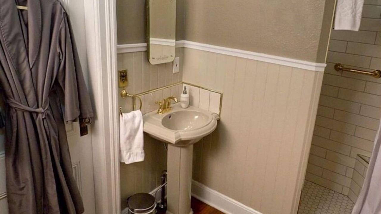 Photo of Bathroom in Silverton