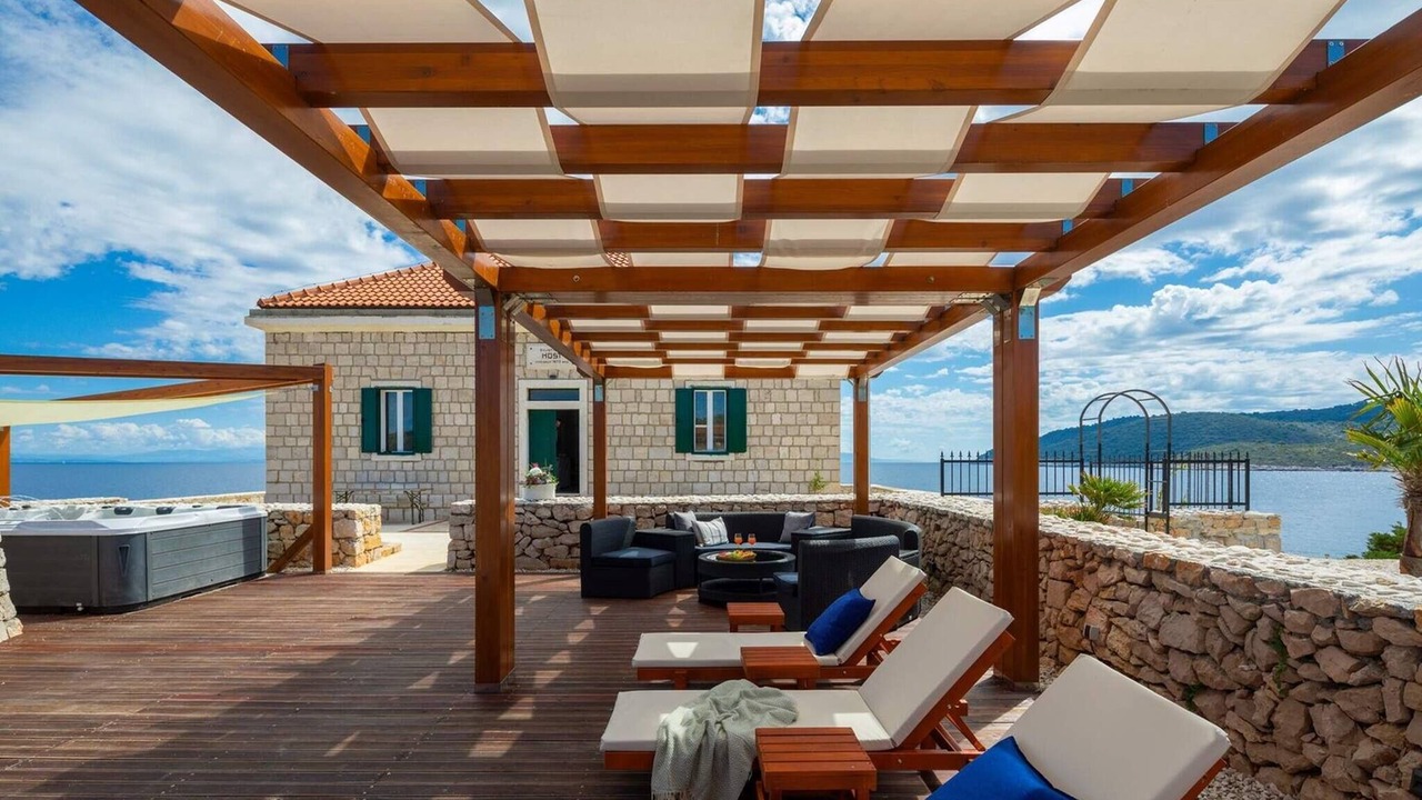 Photo of Patio Balcony in Cove Rogacic
