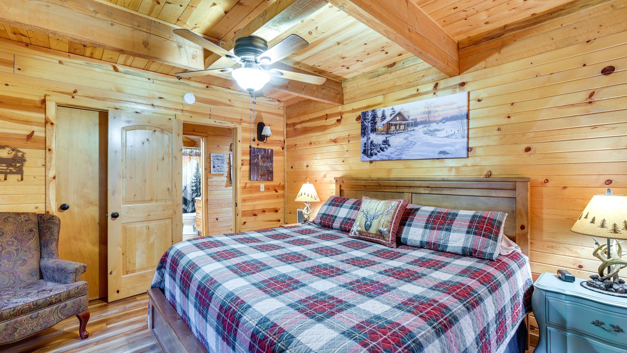 Photo of Bedroom in Garden Valley