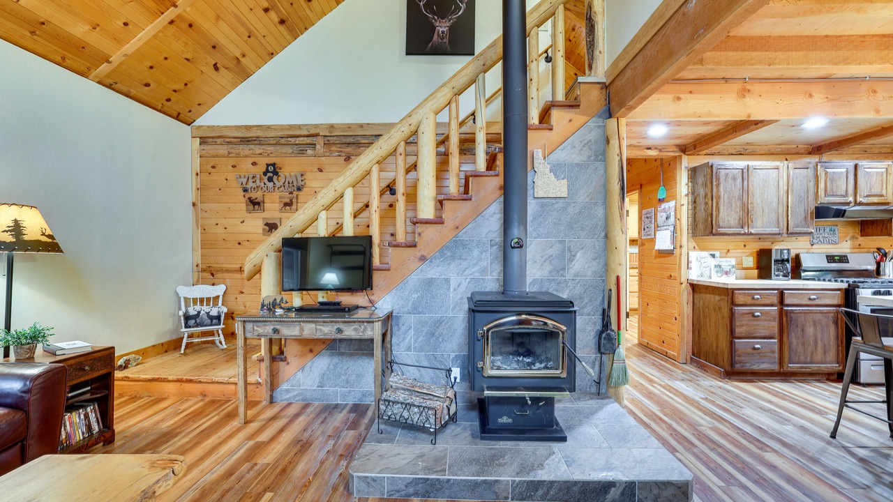 Photo of Bedroom in Garden Valley