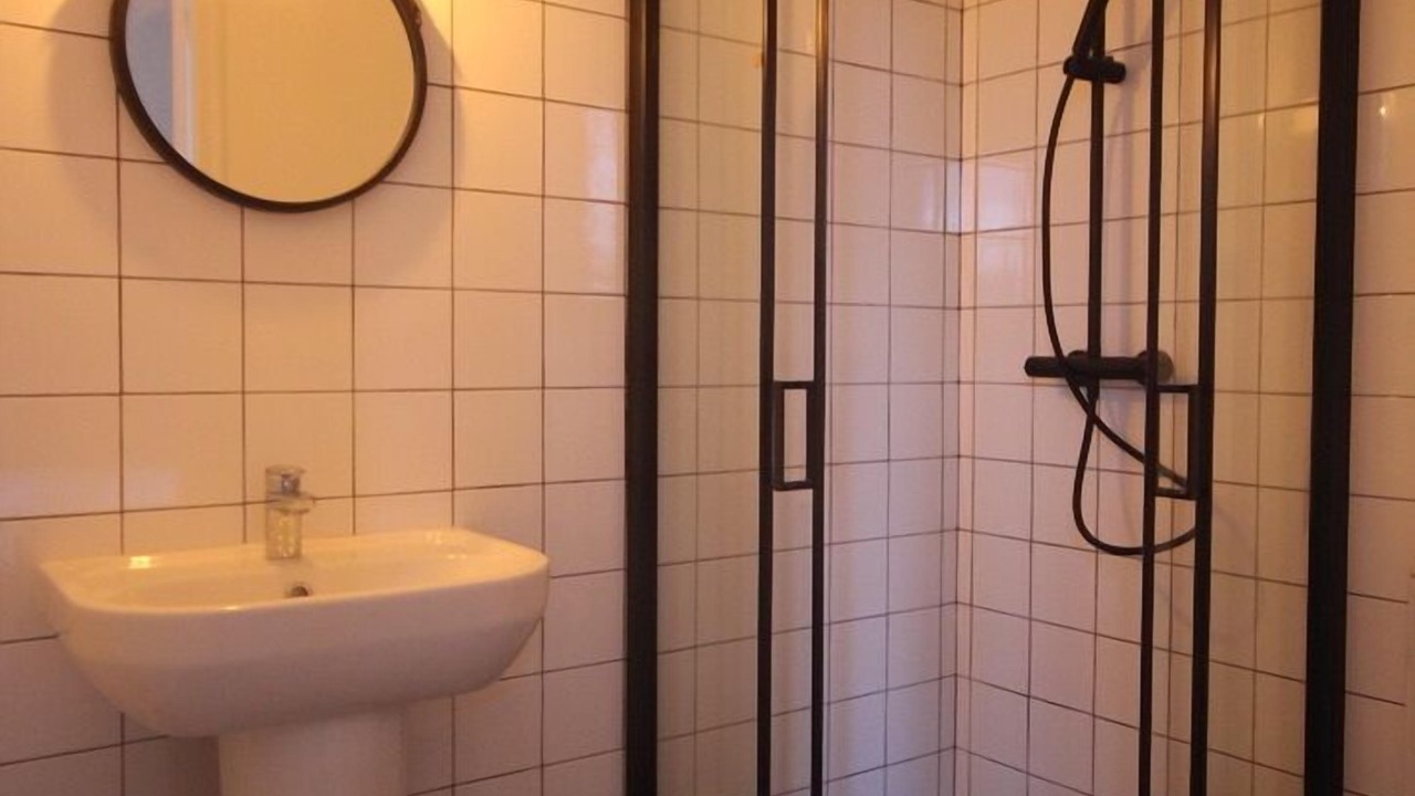 Photo of Bathroom in Verneuil-sous-Coucy