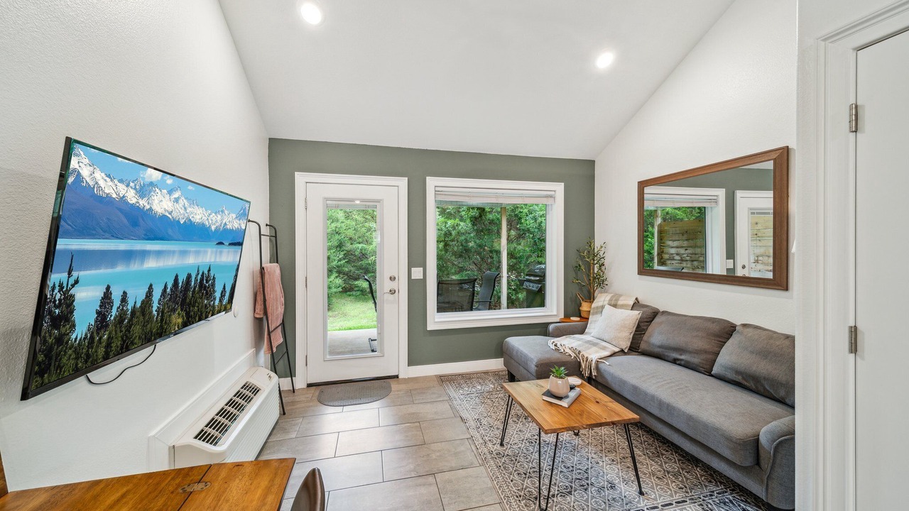 Photo of Livingroom in Grove