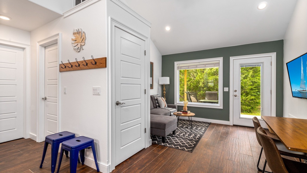 Photo of Livingroom in Grove