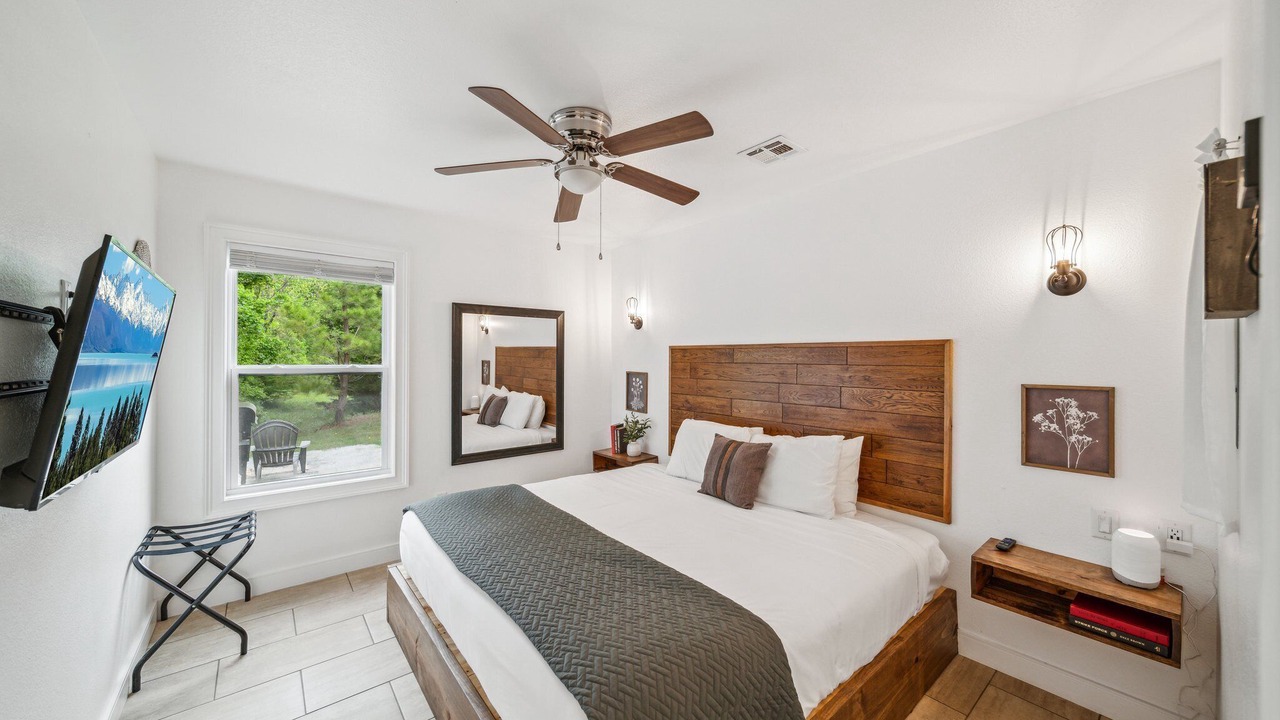 Photo of Bedroom in Grove