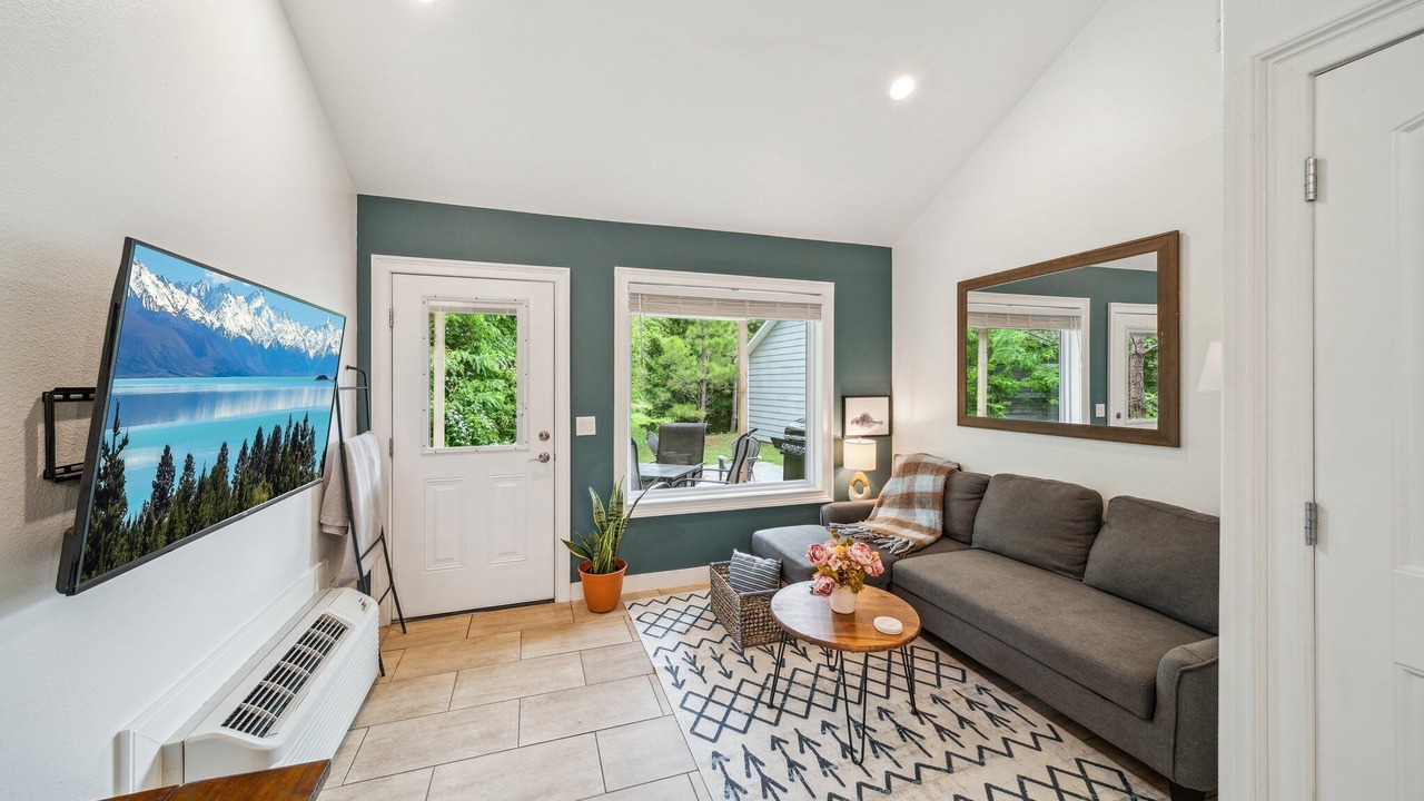 Photo of Livingroom in Grove
