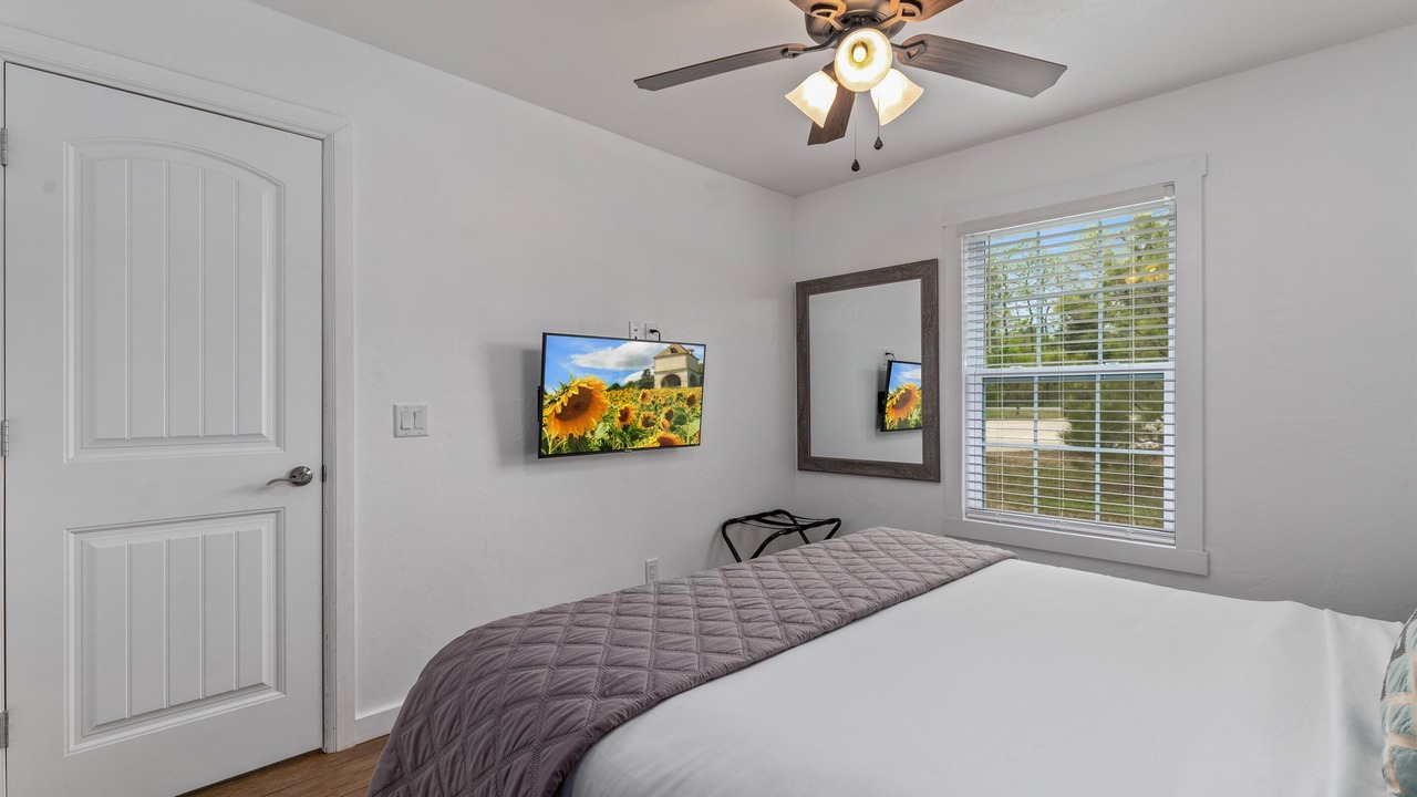 Photo of Bedroom in Grove
