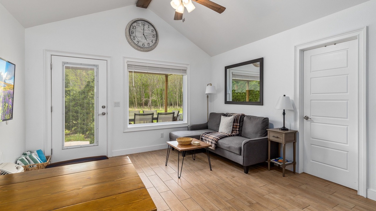 Photo of Livingroom in Grove