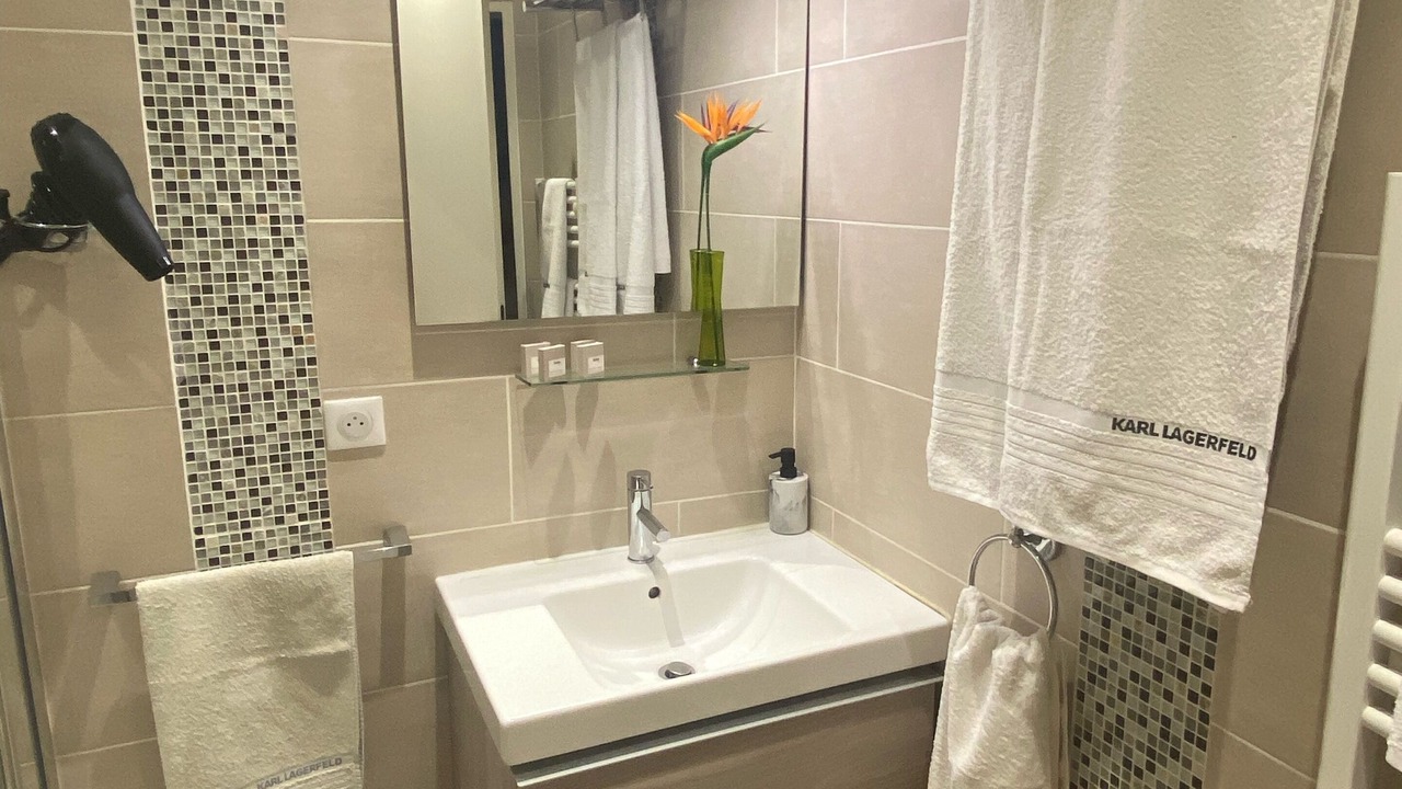 Photo of Bathroom in Quartier de la Porte-Saint-Denis