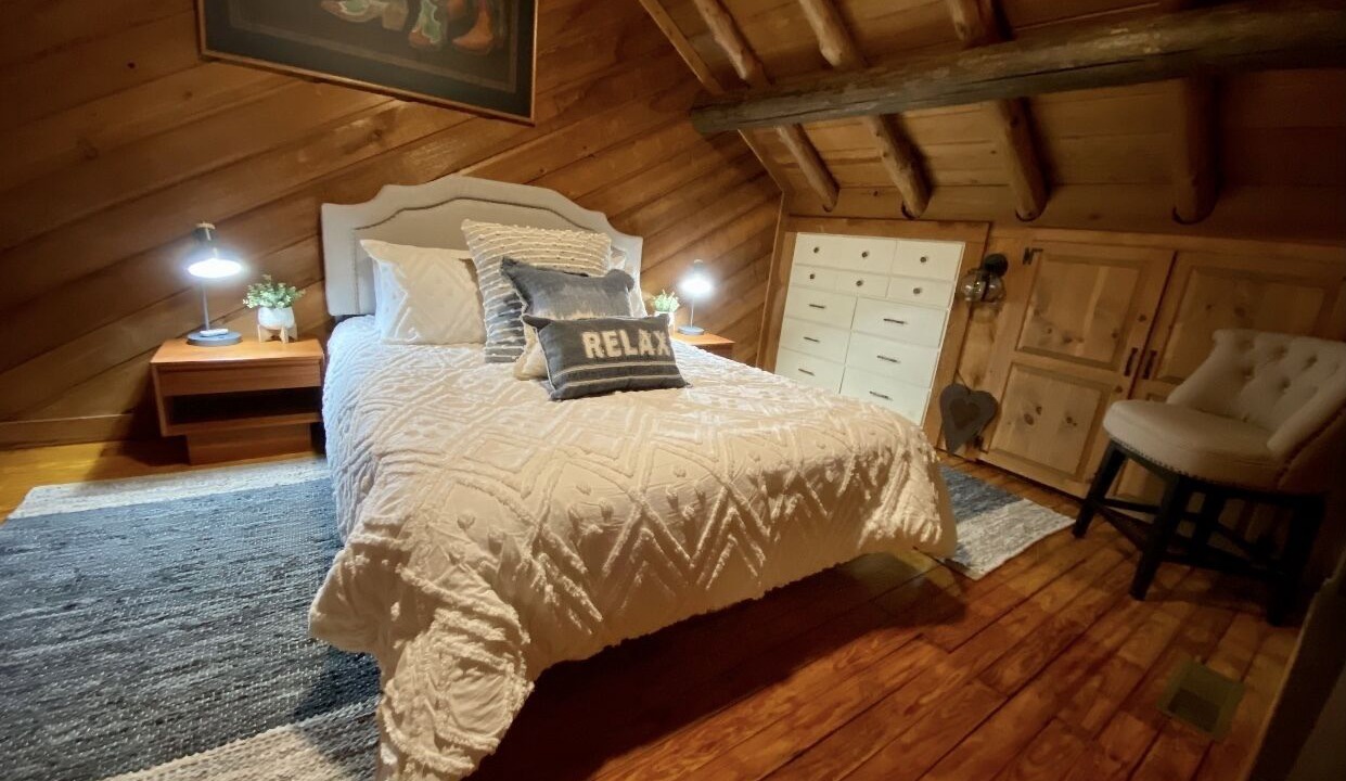 Photo of Livingroom in Garfield
