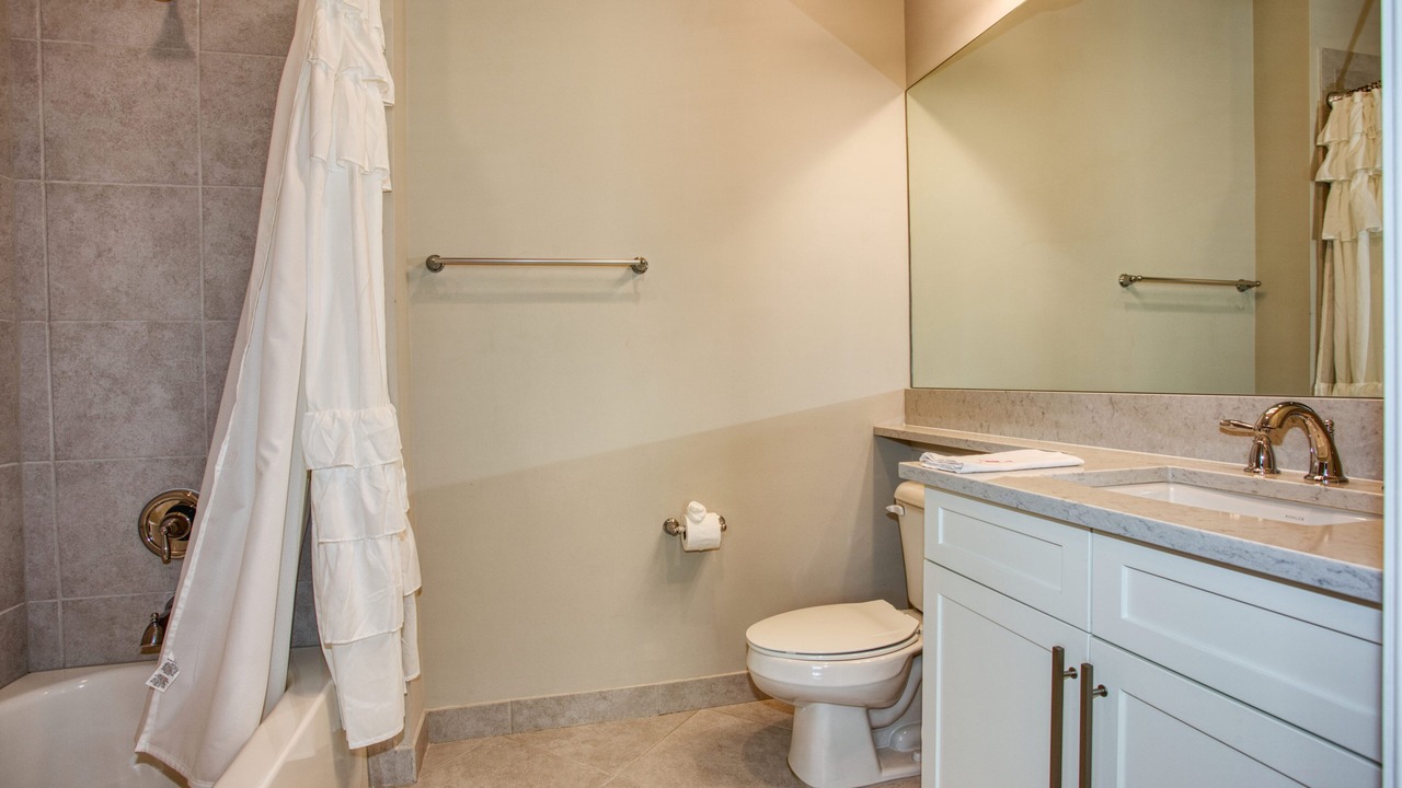 Photo of Bathroom in Naples