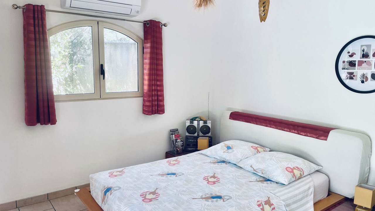 Photo of Bedroom in Caumont-sur-Durance