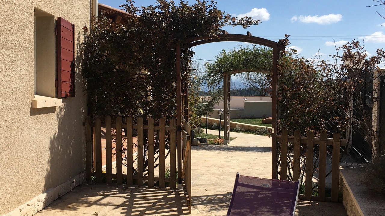 Photo of Patio Balcony in Chateauneuf-Val-Saint-Donat
