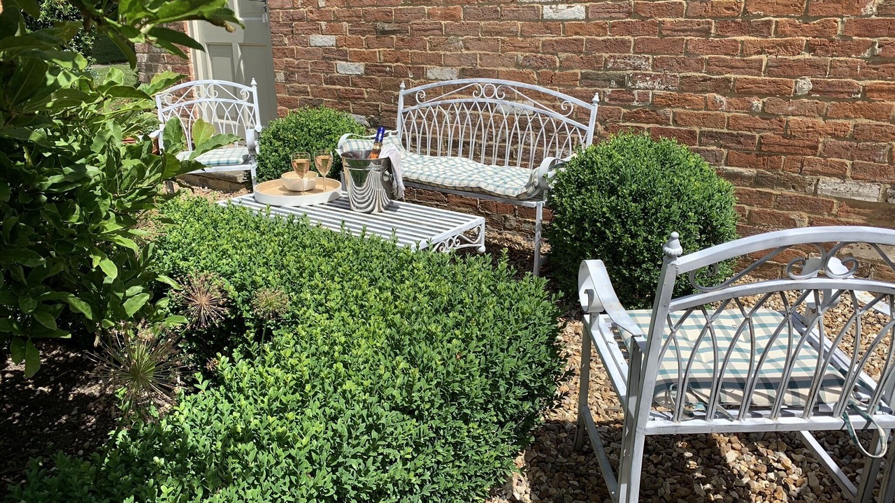 Photo of Patio Balcony in Waddesdon