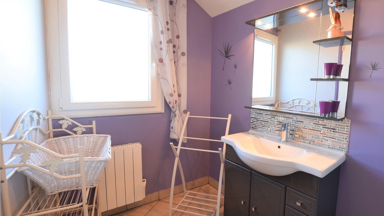 Photo of Bathroom in Criquetot-lʼEsneval
